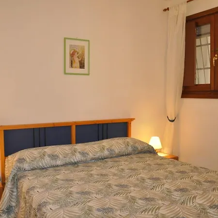 Gemuetliche Fuer 4 Personen By Interhome